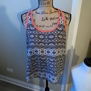 !!Tribal look tank top with coral trim!!🌵